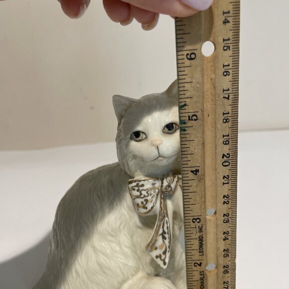 LENOX Sitting Pretty Cat Kitten Figurine 24kt Gold Accented Bow Retired - Picture 8 of 10